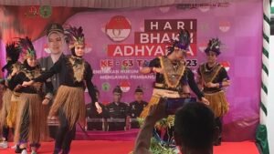 Tarian Tobelo Diperlombakan di Hari Bhakti Kejari Batam