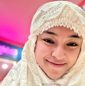Marshanda Tegaskan Masih Beragama Islam