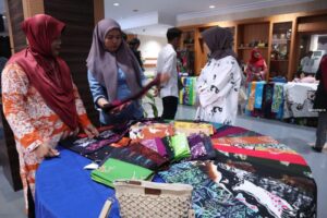 Berburu Batik Cantik dan Menarik di Bazar IKM di Kantor Wali Kota Batam
