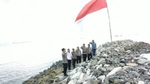Merah Putih Berkibar di Perbatasan Pulau Lengkana