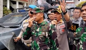 Dandim 0316 Batam Terluka Kena Lemparan