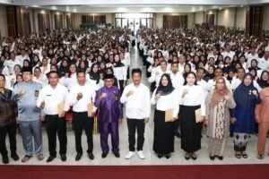 Pemko Batam Serahkan 929 SK Pengangkatan pada PPPK Guru