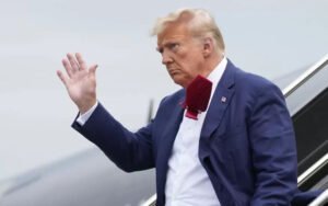 Besok Donald Trump Menyerahkan Diri