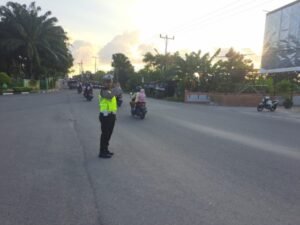 Ribuan Walet Liar Terbang Rendah di Simpang RSUD Karimun, Ganggu Pengendara Yang Melintas