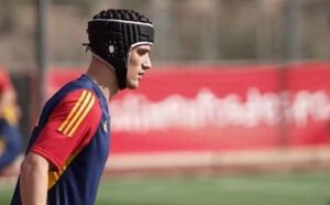 Gavi Pakai Pelindung Kepala Seperti ”Cech”, Logo Adidas Ditutupi Stiker
