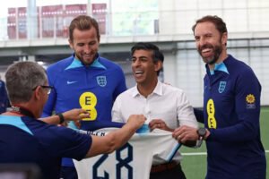 Sunak Rayakan Penunjukan Inggris sebagai Tuan Rumah Euro 2028 bersama Kane dan Southgate