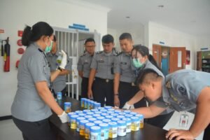 Petugas Rutan Batam Tes Urine Mendadak