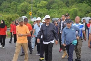 Ansar Hadiri Jalan Santai dan Senam Sehat Dalam Rangka HUT ke-52 KORPRI