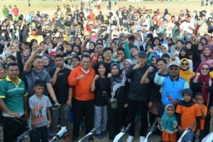 Ribuan Insan Pendidikan Ikuti Jalan Sehat Provinsi Kepri di Batam