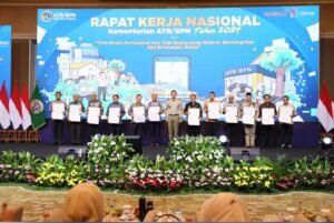 Gubernur Kepri Terima Penghargaan dari Kementerian ATR/BPN atas Perannya Sukseskan GTRA Summit 2023