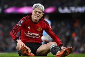 Fans Manchester United Muak dengan Garnacho, Marah di Medsos