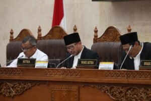 Rapat Paripurna Dipimpin Ketua DPRD Batam NuryantoPempembentukan Pansus Ranperda Penylenggaraan Pemakaman