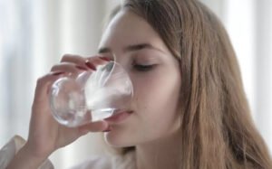 Manfaat Luar Biasa Minum Air Putih, Dapat Mencegah Risiko Gagal Jantung