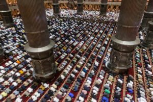 Perempuan lebih Baik Sholat Tarawih di Masjid Daripada di Rumah, Begini Penjelasannya