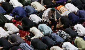 Hukum Membaca Doa Qunut Witir di Separuh Terakhir Ramadhan