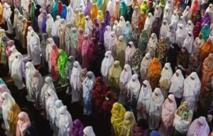 Aman Meninggalkan Rumah Saat Tarawih di Masjid agar Tetap Khusyuk Ketika Beribadah