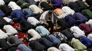 Perhatikan saat Sholat Tarawih Cepat Beserta Hukum Fikihnya, Ini Penjelasannya