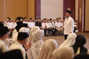 Silaturahmi Gubernur dengan Pegawai dan Petugas Kebersihan serta Taman Biro Umum Kepri