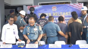 Kejar-kejaran di Laut, Tekong TKI Ilegal Bawa Sabu 19 Kg dari Malaysia Dibekuk TNI-AL