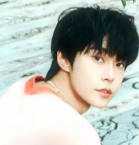 Baru Saja Debut Solo, Doyoung NCT Puncaki Chart iTunes di Seluruh Dunia
