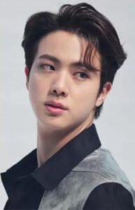 Jin BTS Bertemu Penggemar Setelah Pulang dari Wajib Militer