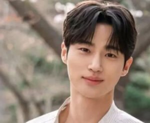 Byeon Woo Seok Pemain Drama ‘Lovely Runner’ Menderita