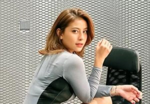 Seorang Driver Ojek Online Minta Maaf pad Awkarin karena Telah Bikin Selegram Itu Tersinggung