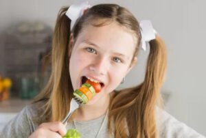 Cara Paling Jitu Agar Anak Suka Makan Sayuran