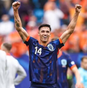 Tijjani Reijnders Posting Konvoi Fans Belanda di Ambon Setelah Lolos ke Perempat Final