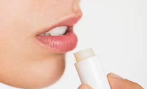 Inilah Cara Paling Efektif Untuk Mengatasi Bibir Kering dan Pecah
