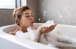 Menurut Medis Jika Anda Mandi Sebelum Subuh Dapat Membuka Pancaran Aura Wajah