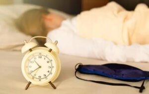 Ayo Berhentilah Begadang, Coba Perhatikan Manfaat Tidur Sebelum Tengah Malam