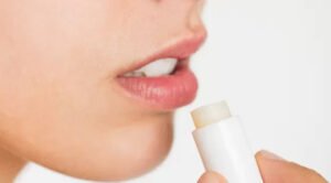 Bukan Cuma Menjadi Pelembab Bibir Saja, Ternyata da Rahasia Lain Manfaat Lip Balm