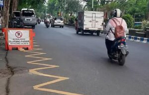 Ini Fungsi dari Marka Zig-zag di Pinggir Jalan Raya, Bukan Cuma Hiasan Jalan Saja