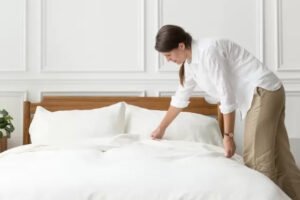 Mulai Sekarang Jangan Lakukan Ini, Membereskan Tempat Tidur Sebaiknya Tidak Dilakukan Langsung Setelah Bangun