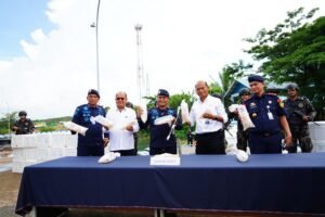 PSDKP Batam Kejar Penyelundup 49 Boks Benih Lobster Malam Hari, Modus Baru