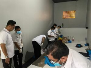 Pastikan Tak Ada Barang Terlarang, Kamar Warga Binaan Rutan Batam Digeledah Petugas