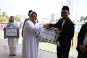Hj Marlin Pimpin Apel Hari Santri, Ajak Santri Berkontribusi dalam Pembangunan