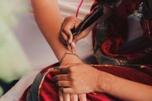 Tubuh Dihiasi Tato dan Bertindik, Ternyata Perilakunya Bikin Tercengang