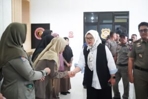 Tukang Kue Naik “Jabatan” Jadi Plt Gubernur Kepri