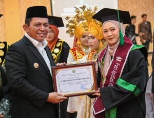 Hadiri Wisuda IAI-MU Tanjungpinang, Gubernur Ansar Serukan Pentingnya Pendidikan Unggul