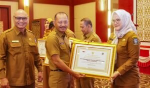 Pemprov Kepri Beri Penghargaan kepada Enam OPD atas Komitmen dalam Tindak Lanjut Pengawasan 2024