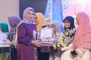 Peringatan Hari Ibu ke-96 Tingkat Provinsi Kepulauan Riau Diwarnai dengan Peluncuran Buku Air Tangan Ibu