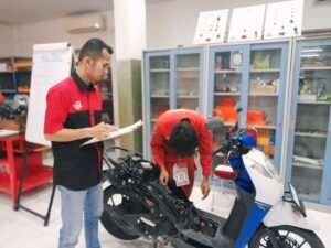 PT Capella Dinamik Nusantara Dorong Kemampuan Teknis Siswa dan Guru Melalui Kompetisi Regional