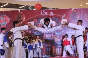 Taekwondo Kharisma Bangsa Tampilkan Teknik Jumping Kick Spektakuler
