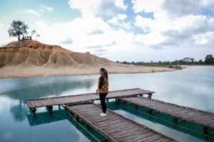 Kunjungi Gurun Pasir Busung Bintan, Wamenpar Ni Luh Puspa Kritisi Stand UMKM