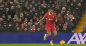 Diimbangi Manchester United, Liverpool Tetap di Puncak Klasemen