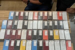 Penumpang Ketahuan Selundupkan 100 Hape di Bandara Hang Nadim, Bermula dari Koper Kosong Dibawa ke Toko Souvenir