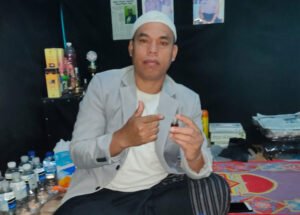 Pengobatan Alat Vital Batam, Hj Mak Erot Bapak H Zaenal Hadir di Batam