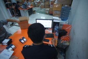 Ketentuan Baru Impor-Ekspor Barang Kiriman dalam PMK Nomor 4 Tahun 2025, Tarif Bea Masuk Tas hingga Alas Kaki 25 Persen